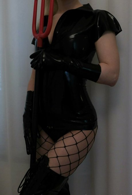 faeseraphine nude pornstar pics