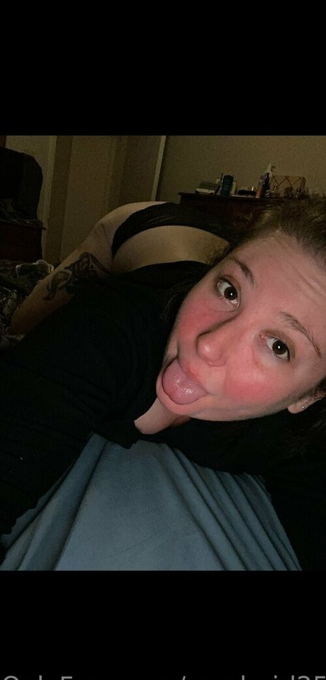 sarahgirl25 art actress pics