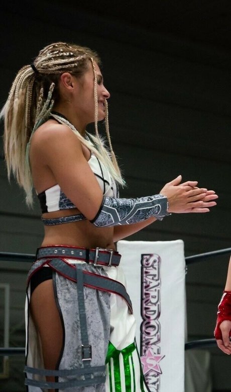 blonde babe onlyfans hot picture