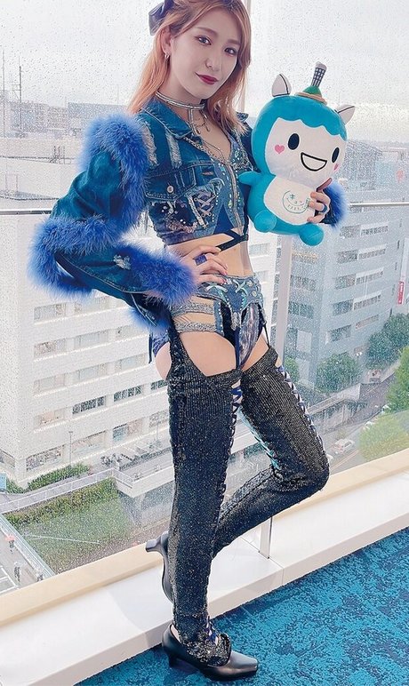 famous nude onlyfans adult images