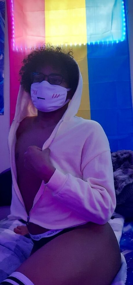 gassyzen art model picture