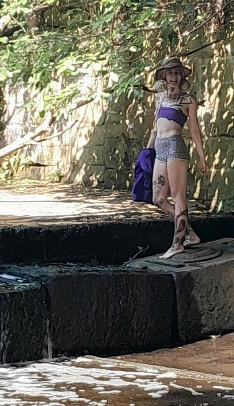 welcometothesewerfree erotic star img