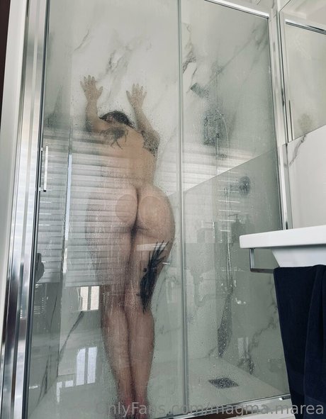 magma marea model art gallery