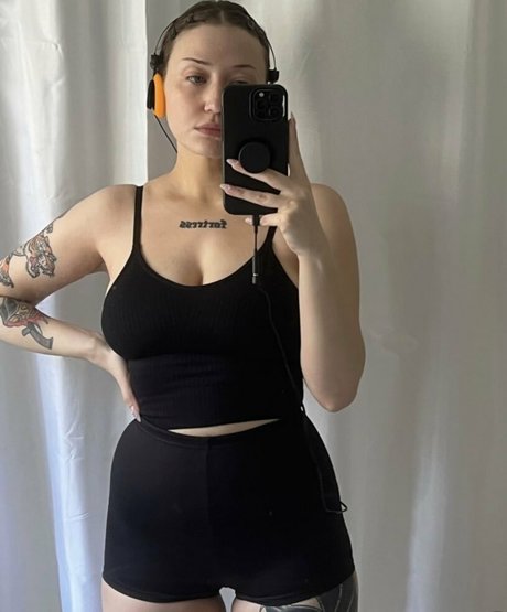 yyentaa star beautiful pictures