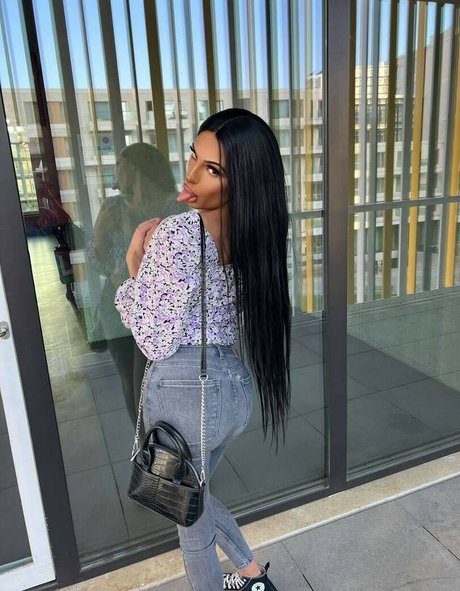 suceuzpulpeuz hot model img