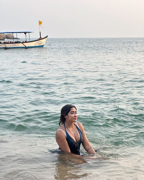 Sofia Ansari perfect actress pics