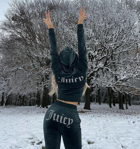 Chloe Burrows model pretty pics