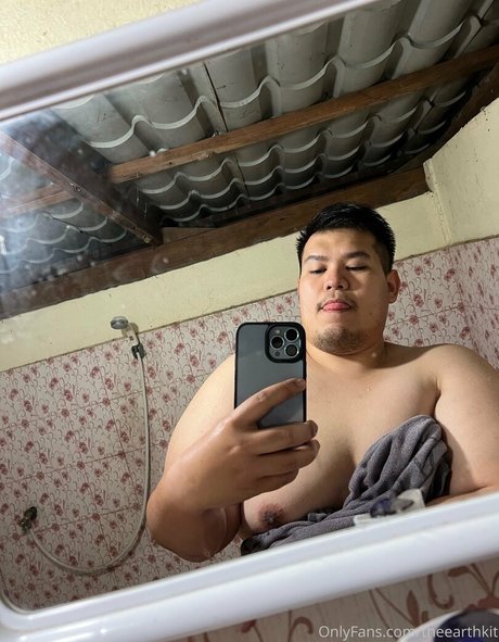 theearthkit free actress photo