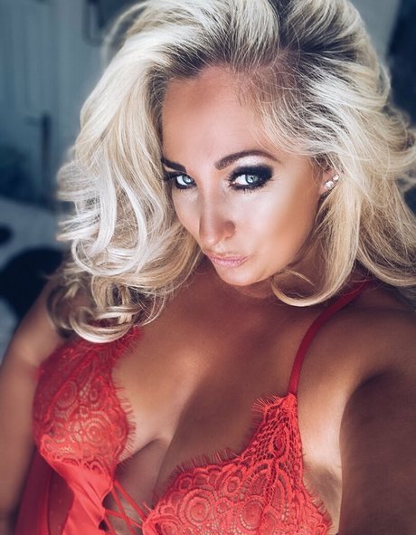 kellie obrian art model picture