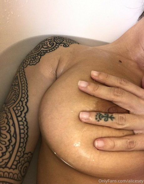 Alicesey star nudes image