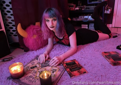 heartfirecams exclusive model image