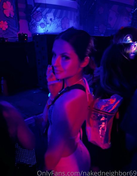 kendrathomas18 erotic model picture