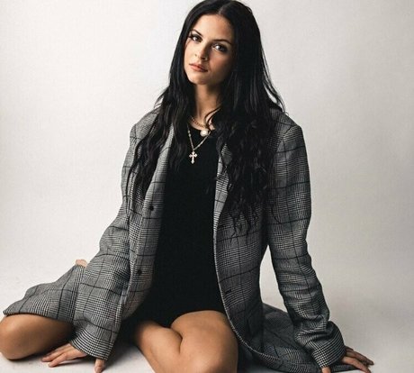 kendrathomas18 star naked photo