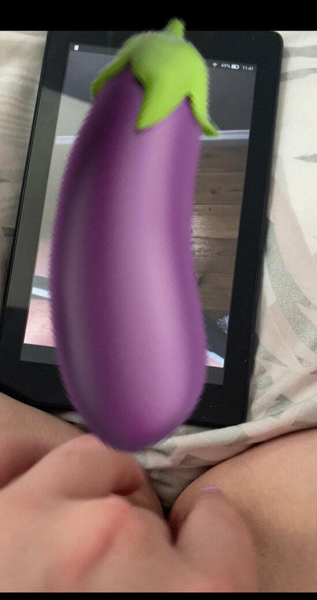 georgieleefree naked pornstar pic