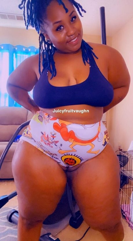 juicyfruitvaughn pretty model photo