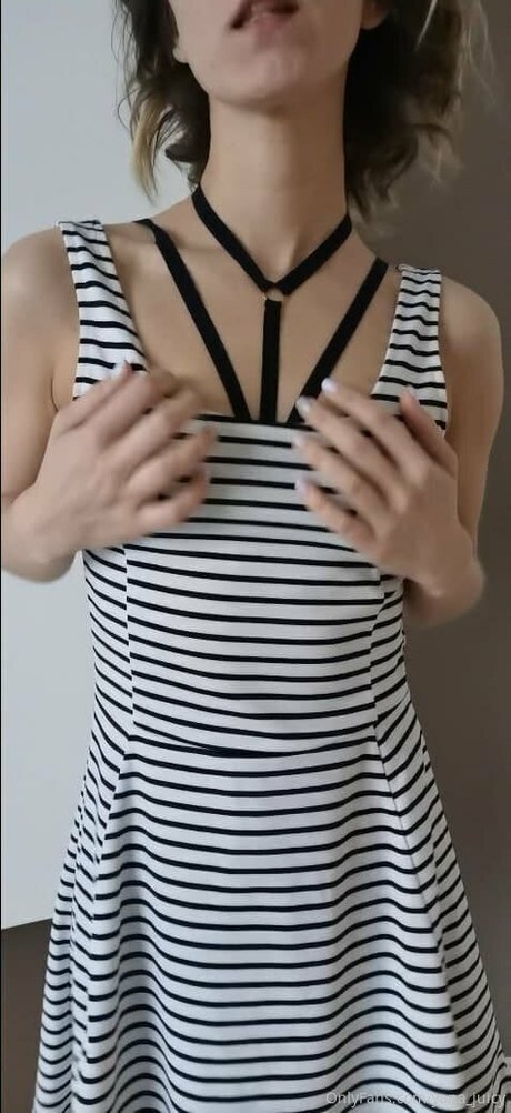 yanajuicy naked pornstar picture