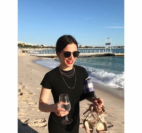 Aylin Tezel erotic actress pictures