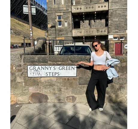 Aylin Tezel high quality actress photos