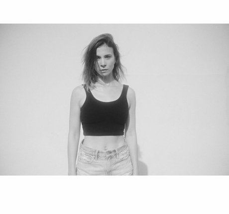 Aylin Tezel star best picture