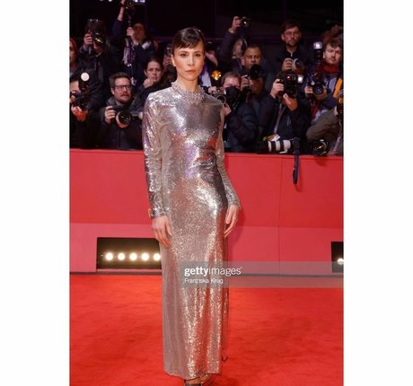 Aylin Tezel beautiful star pictures