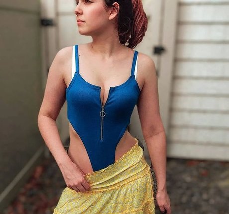 KatyRose9 model naked img