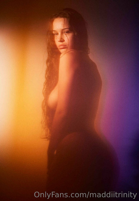 Maddii Sutton nudes model pics