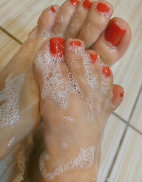 megnificus pornstar nude pics