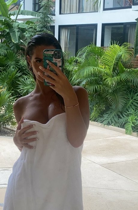 Notbadforagirl pretty model pictures