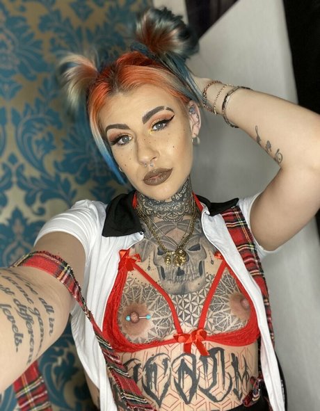 dee louisexxx exclusive pornstar pic