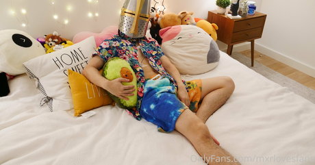 mxrlovesfans adult model pictures