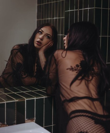 mother daughter onlyfans nude archive