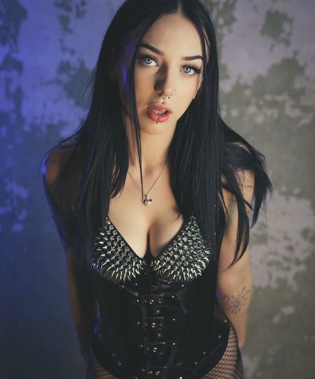 giantess onlyfans erotic photo