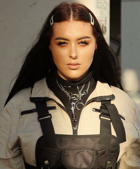 Holly Marston erotic actress pictures