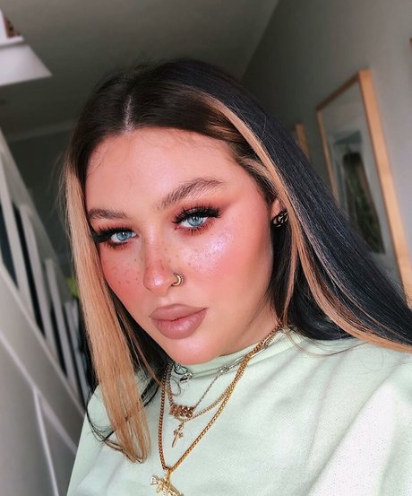 Holly Marston model sex archive