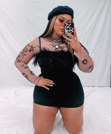 Holly Marston nudes model photos