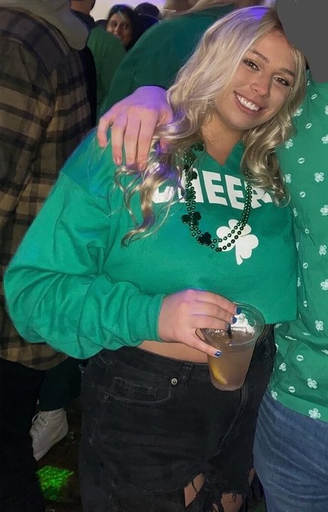 Alyssa K model pretty photo