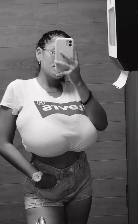 Itzel Lozano top pornstar image