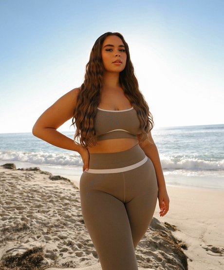 Venezia Cruz beautiful actress picture