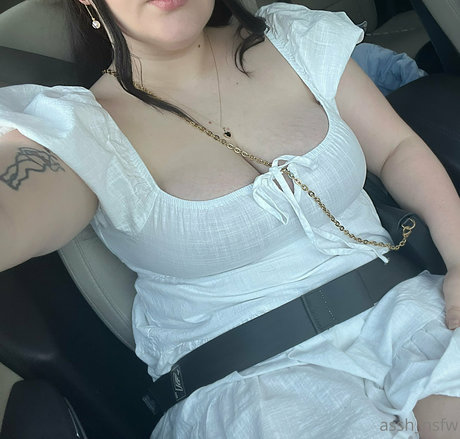 assh nsfw star nudes photos