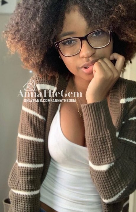 annatv xxx model pic