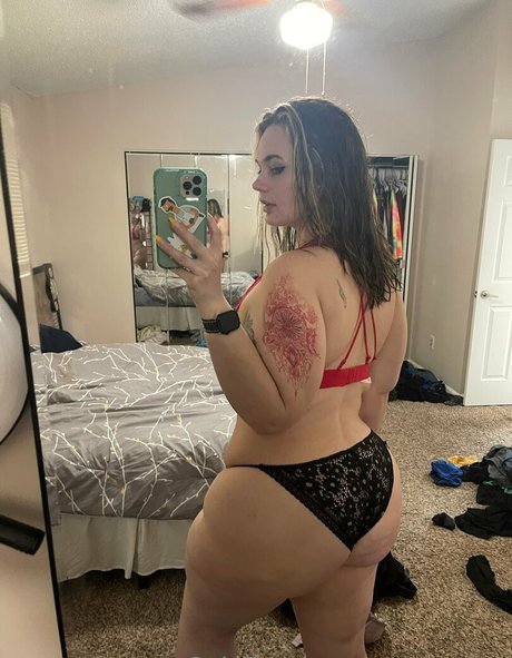 marrycakes model pornographic photo