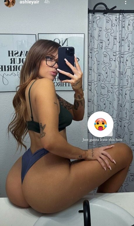 ashleydougan nude star photo