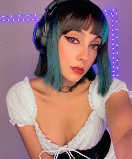 Giada Cristina Bessi free star pictures