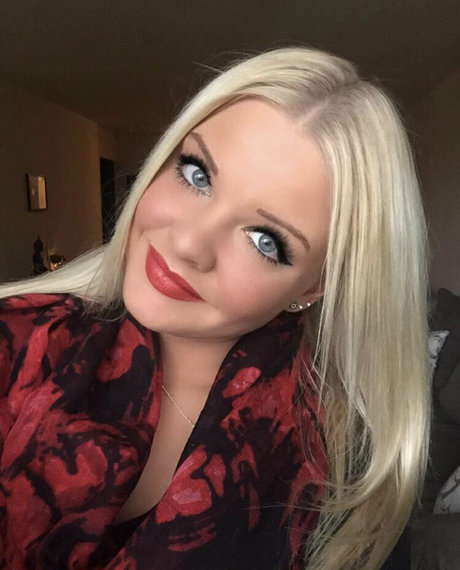 curvaceous barbie hot actress picture