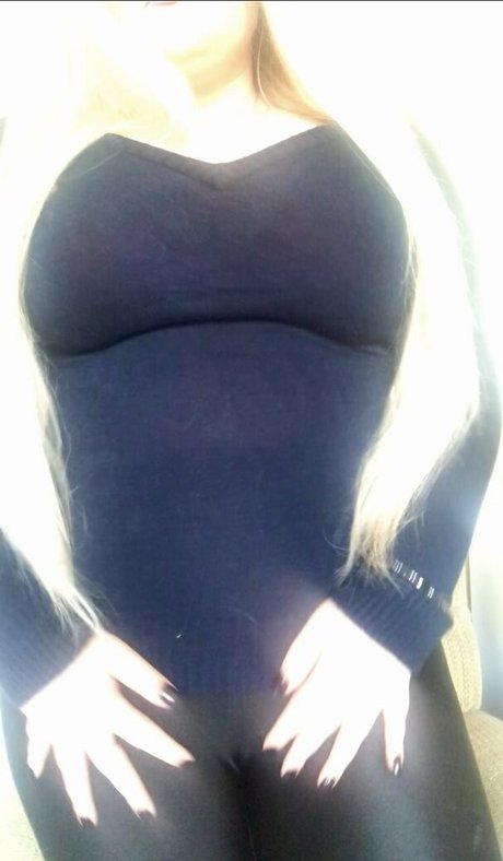 curvaceous barbie beautiful model img