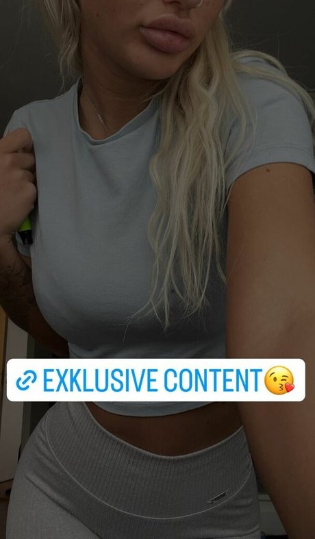 nelldelli pornstar hd picture