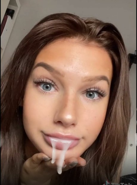 nelldelli hot actress pics