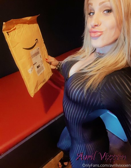 avrilvixxxen beautiful model images
