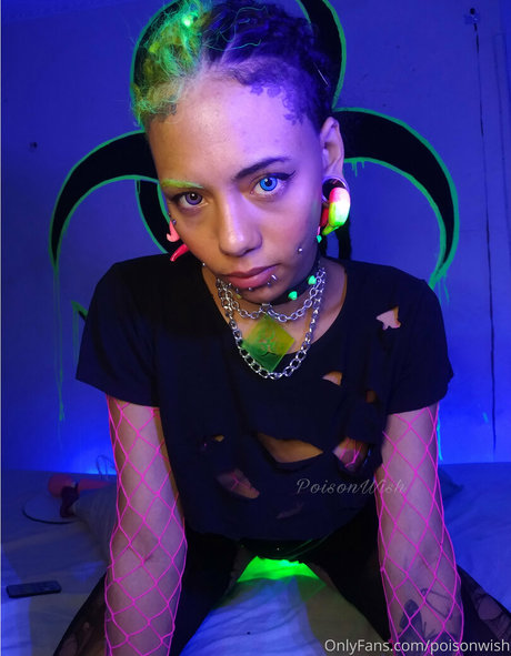 poisonwish top star img