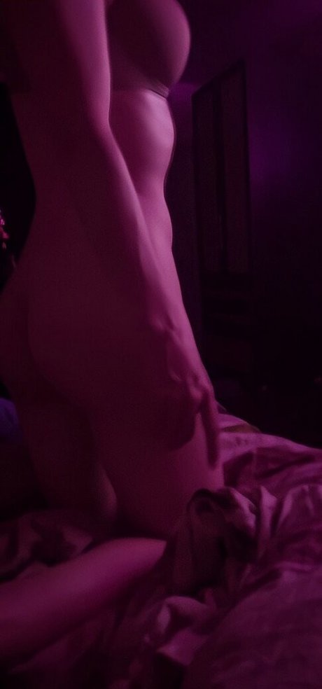 MerliPlays pornstar top pic